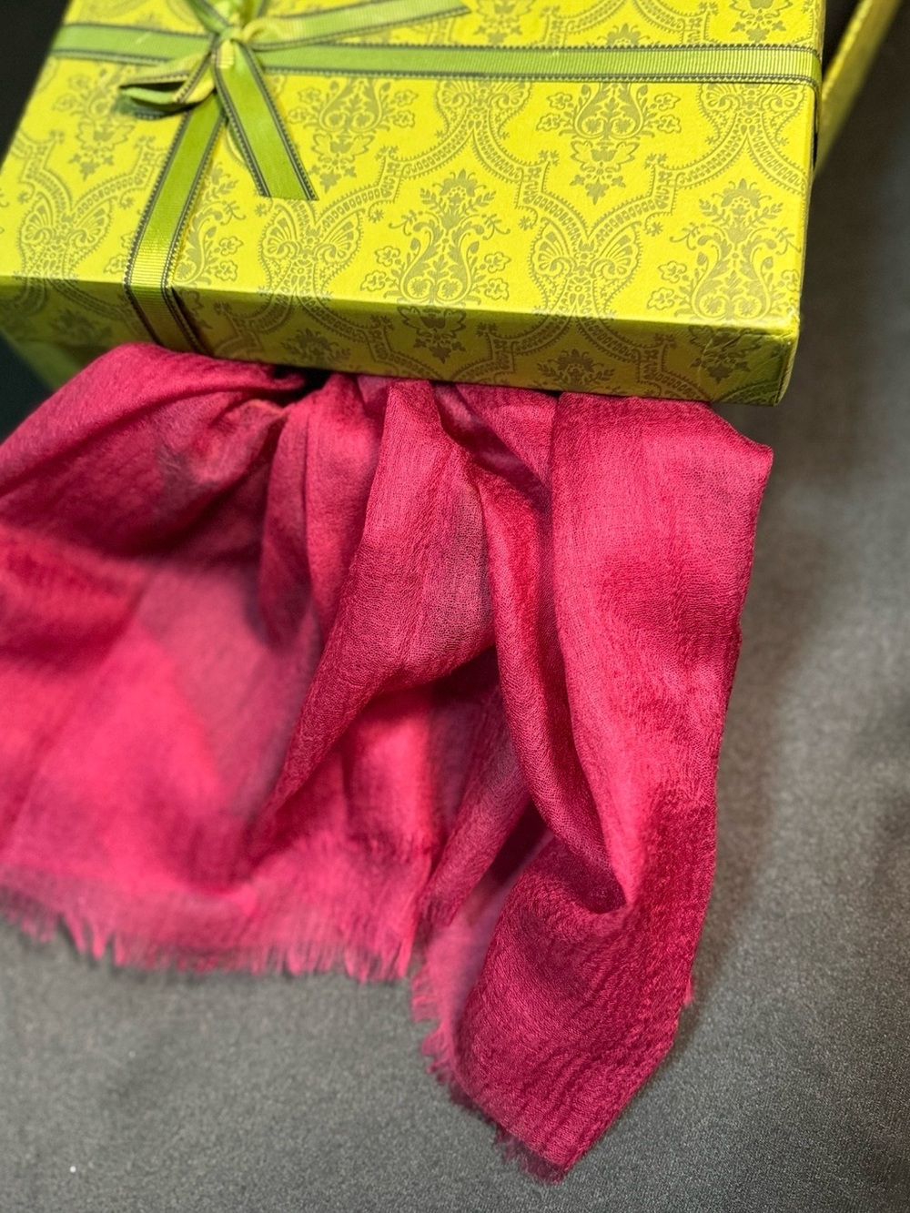100% Cashmere Square Scarf Shawl Burgundy 39” x 39”